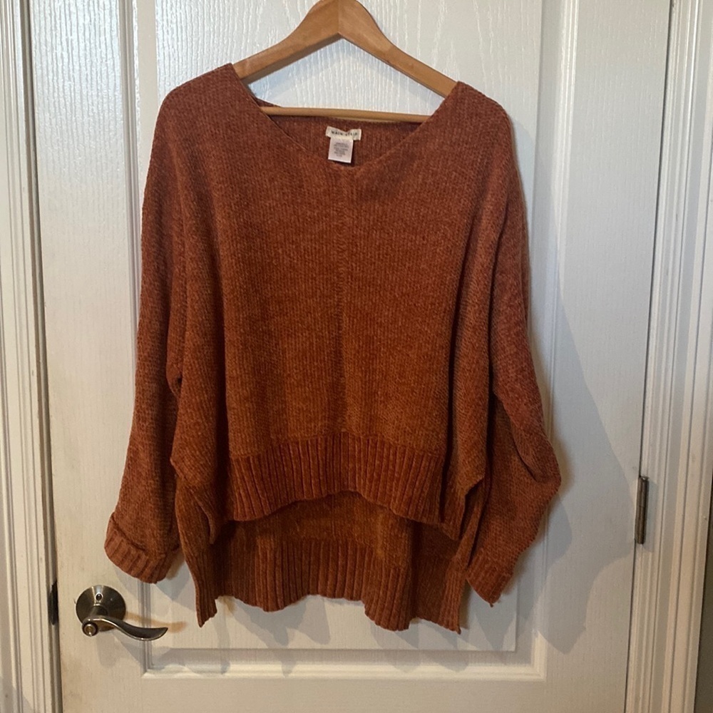Main strip size small chenille Hi low hem rolled cuff rust sweater